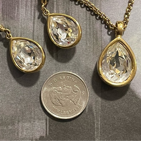 💋BUNDLE - Signed Givenchy Necklace and signed Trifari Teardrop Earrings - Picture 7 of 7